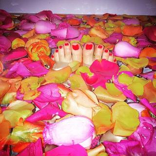 Thalía feet photo thumbnail
