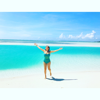 Thalía feet photo thumbnail