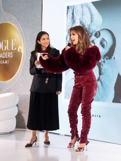 Thalía feet photo thumbnail