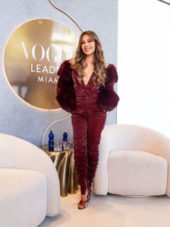 Thalía feet photo thumbnail