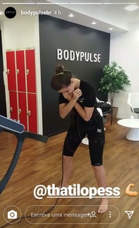 Thati Lopes feet photo thumbnail