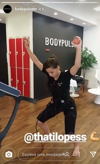 Thati Lopes feet photo thumbnail