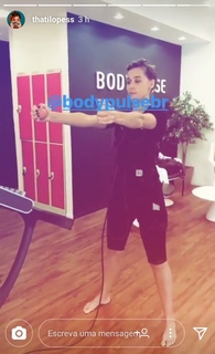 Thati Lopes feet photo thumbnail