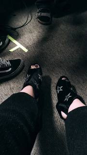 Thati Lopes feet photo thumbnail