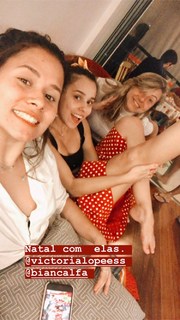 Thati Lopes feet photo thumbnail