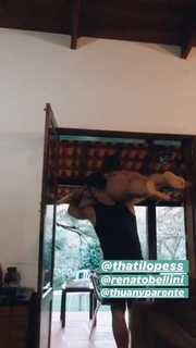 Thati Lopes feet photo thumbnail