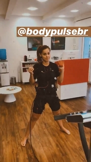 Thati Lopes feet photo thumbnail