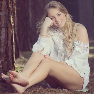 Thayse Estaniecki feet photo 1