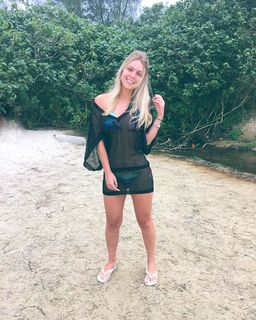Thayse Estaniecki feet photo 2