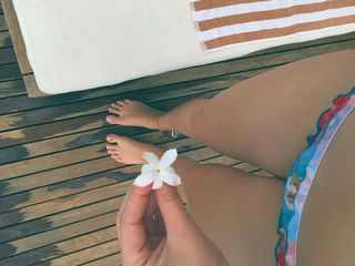 Thayse Estaniecki feet photo 19