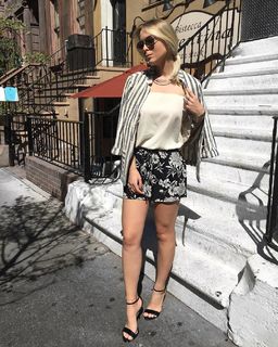 Thayse Estaniecki feet photo 4
