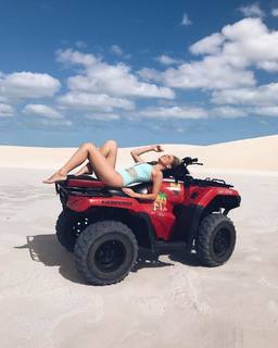 Thayse Estaniecki feet photo 20