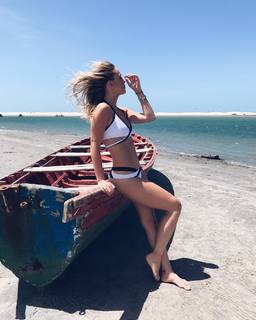Thayse Estaniecki feet photo 17