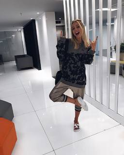 Thayse Estaniecki feet photo 10