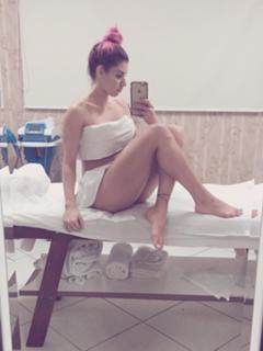 Thaís Bianca feet photo thumbnail