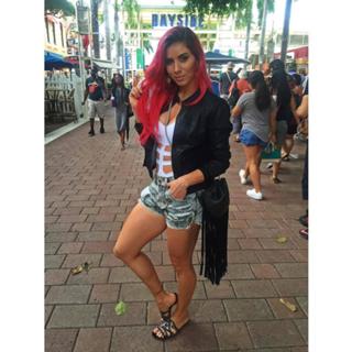 Thaís Bianca feet photo thumbnail