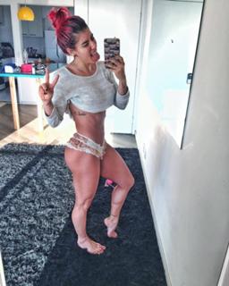 Thaís Bianca feet photo thumbnail