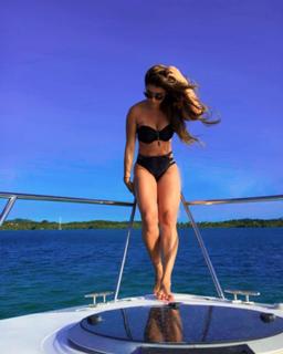 Thaís Bianca feet photo thumbnail