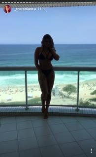 Thaís Bianca feet photo thumbnail