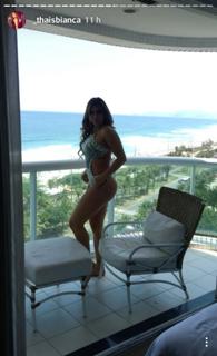 Thaís Bianca feet photo thumbnail