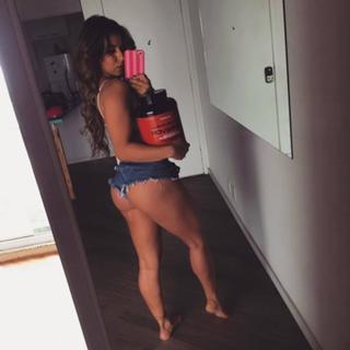 Thaís Bianca feet photo thumbnail