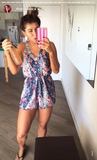 Thaís Bianca feet photo thumbnail