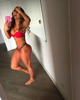 Thaís Bianca feet photo thumbnail