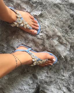 Thaís Bianca feet photo thumbnail