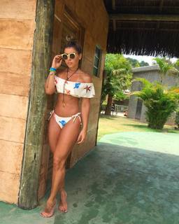 Thaís Bianca feet photo thumbnail