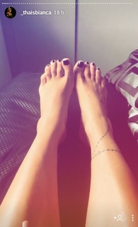 Thaís Bianca feet photo thumbnail