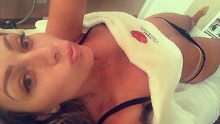 Thaís Bianca feet photo thumbnail