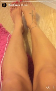 Thaís Bianca feet photo thumbnail