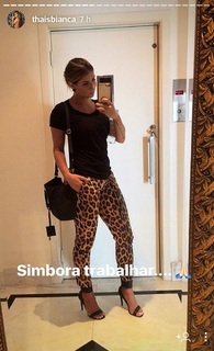 Thaís Bianca feet photo thumbnail