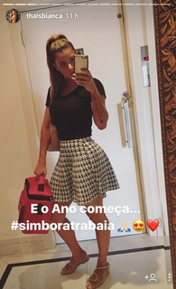 Thaís Bianca feet photo thumbnail