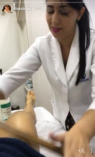 Thaís Bianca feet photo thumbnail