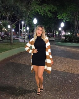 Thaís Bianca feet photo thumbnail