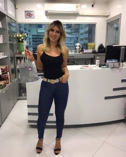 Thaís Bianca feet photo thumbnail