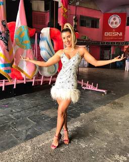 Thaís Bianca feet photo thumbnail