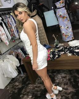 Thaís Bianca feet photo thumbnail