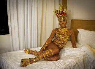 Thaís Bianca feet photo thumbnail