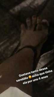 Thaís Bianca feet photo thumbnail