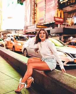 Thaís Bianca feet photo thumbnail