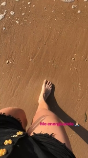 Thaís Bianca feet photo thumbnail