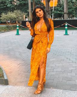 Thaís Bianca feet photo thumbnail