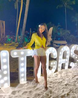 Thaís Bianca feet photo thumbnail