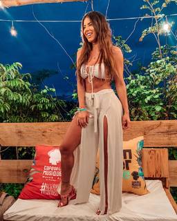 Thaís Bianca feet photo thumbnail