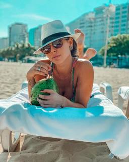 Thaís Bianca feet photo thumbnail