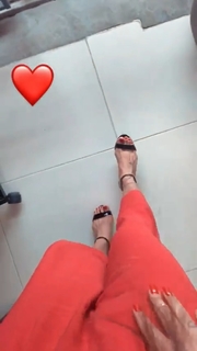 Thaís Bianca feet photo thumbnail