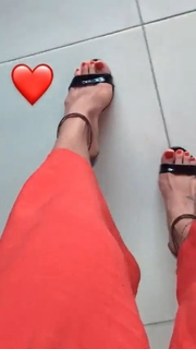 Thaís Bianca feet photo thumbnail
