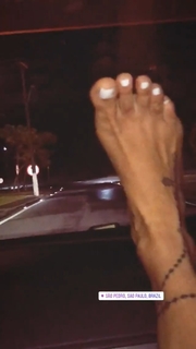 Thaís Bianca feet photo thumbnail